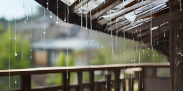 晒台漏雨，物业会维修吗？